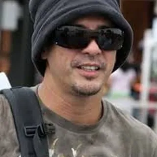 Jhunn T.