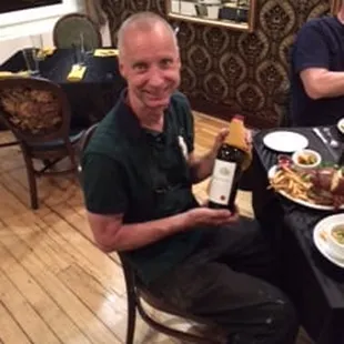 A full wine list and custom cocktails will complete your dining experiance