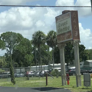 This is the only sign we saw for the tea room