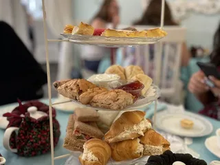 The White Heron Tea and Gifts