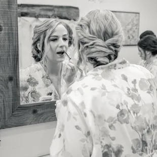 Getting ready in the bridal suite!