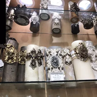 These hand made Dos Vella candles make a statement!