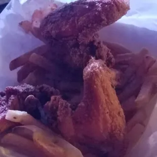 10 piece wings and fries