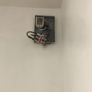 Uncovered box looks real safe