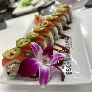 Tuna Ranchero 
Shrimp, Cream Cheese, top with spicy tuna and jalapeños spicy mayo