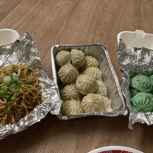 Chicken Momo Veg momo (green) Veg chowmein