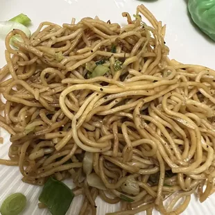 Vegetable Chow Mein - hardly any vegetable in it other than spring onions on top