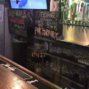 So many beers on tap!!!!