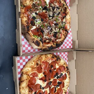 Yummy delicious pizza second time trying and its very GOOD!!! Definitely try if your on the fence you won't regret it!