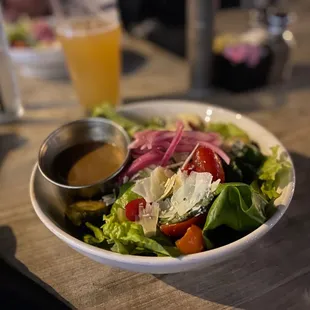 Mixed greens salad