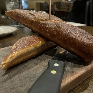 Klaus' Pretzel & Cheese