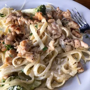 Chicken Alfredo pasta