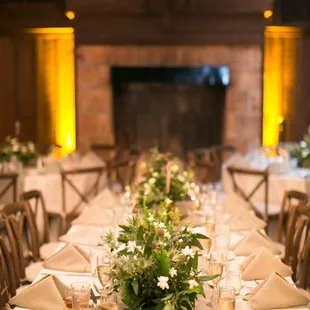 From casual lunch line services to elegant weddings, The Faculty Club can change its aesthetic to fit your unique event needs!