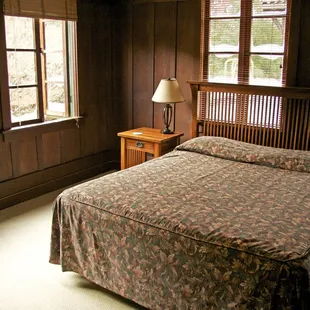 The Faculty Club offers casual and convenient lodging for guests of the campus.