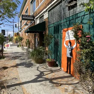 Side view of the establishment and beautiful Art!