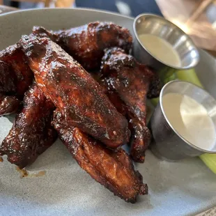 Wings ($1 each during happy hour)