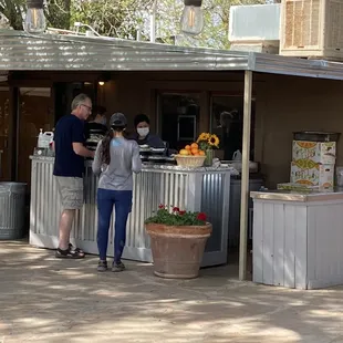 Food pickup at the Morning Glory Cafe, 3.20.2022.