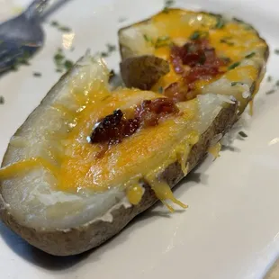 Potatoe skin (appetizer)