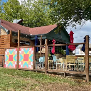 The Farmer&apos;s Table Cafe exterior.