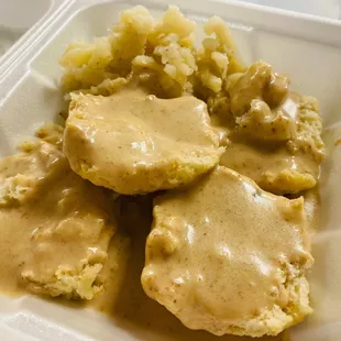 Biscuits and gravy platter