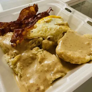 Biscuits and gravy platter