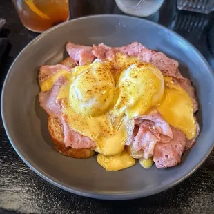Eggs Benedict