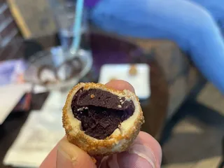 Cocoa Dolce Artisan Chocolates