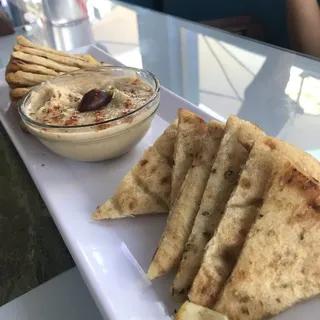 Hummus With Pita