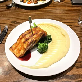 Grilled salmon with broccolini and mashed potatoes.