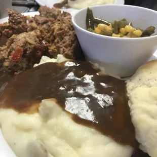 Hot Plate Special: Meatloaf, mashed potatoes and gravy, with green beans and corn. Yum!