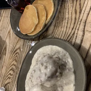 pancakes and gravy