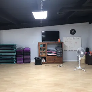 Steps, video, bands yoga mats