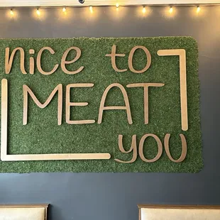 Cute inside decor!