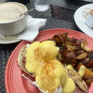 Cappuccino, eggs Benedict