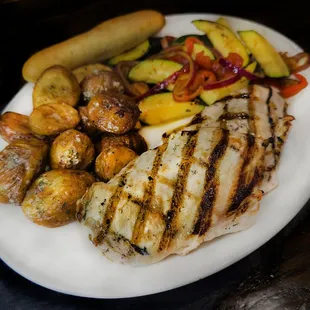 food, grilled seafood, fish, seafood, grilled fish