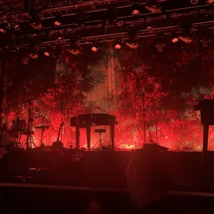 Dean Lewis Stage