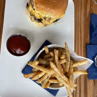 Hamburger with fries