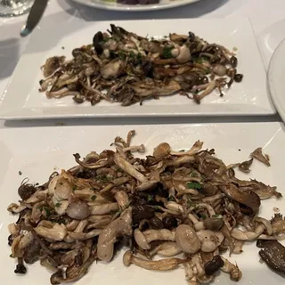 ROASTED FORAGED MUSHROOMS