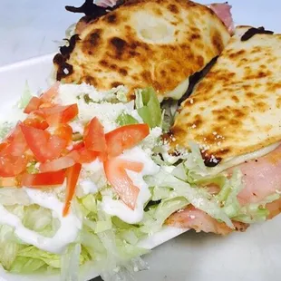 Beso de monja Asada con queso mozzarella jamón / Kiss from a nun 3 flour tortillas with mozzarella cheese steak and ham stalked