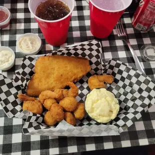 FISHERMAN&apos;S PLATTER WITH POTATOE SALAD....WOW!!!!