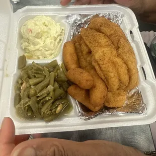 3piece catfish dinner with coleslaw and green beans