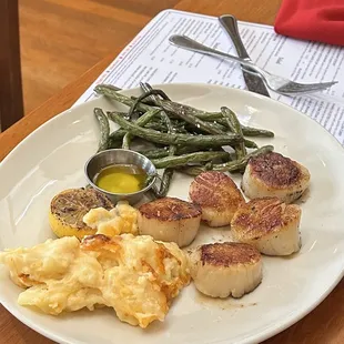 Seared East Coast Scallops, green beans and Side Au Gratin Potatoes - Individual