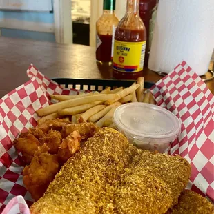 Amazing fish and shrimp basket. Very fresh!