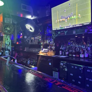 Monday night and very chill. I'll be back. Friendly bartender with a great playlist on his iPad.