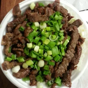 beef bowl with green onions - nom nom