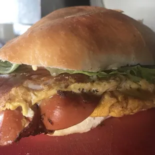 Torta de huevo con salchicha