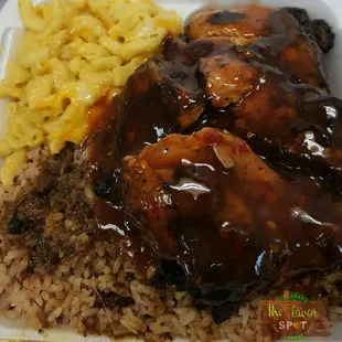 Jerk chicken with rice &amp; peas and mac n cheese