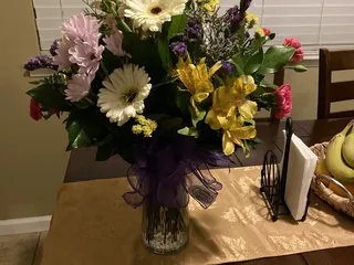 Bloomie's Floral & Gifts