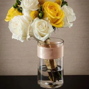 Simple yet elegant bridal bouquets