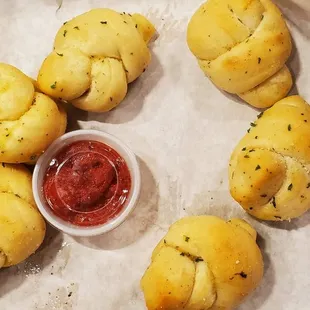 Garlic knots